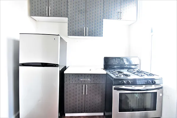 Rented by Clove Realty LLC | media 17