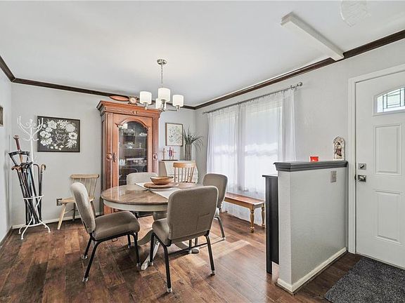 4th image of 2301 S Park Ave