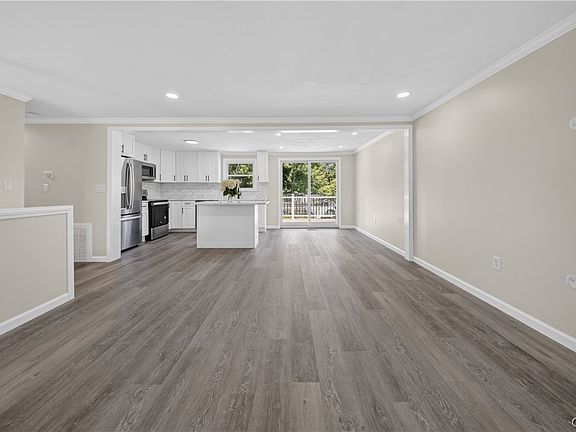 5th image of 4265 Hunting Creek Dr