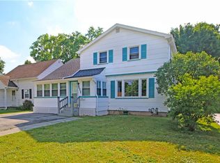 211 Ridgecrest Rd, Rochester, NY 14626