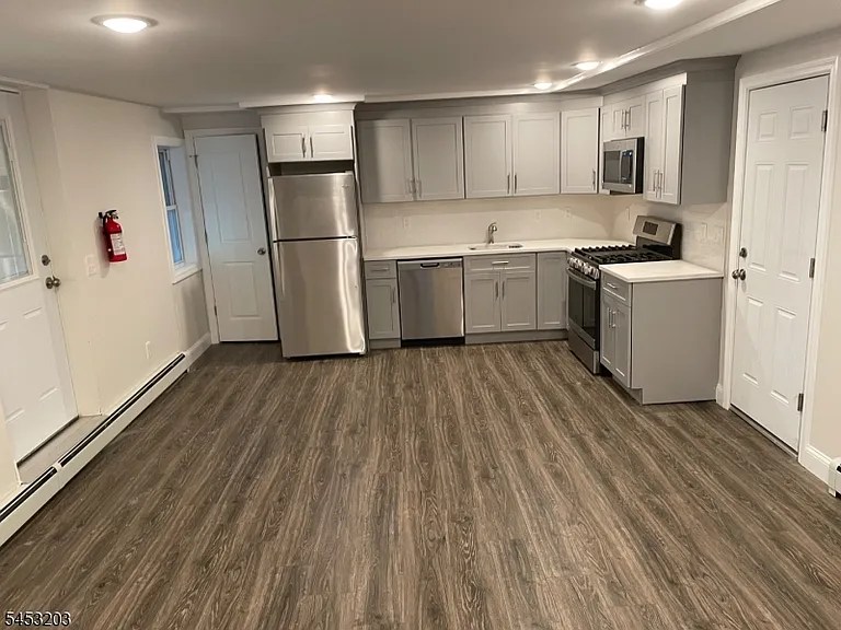 227 William St — Photo 3
