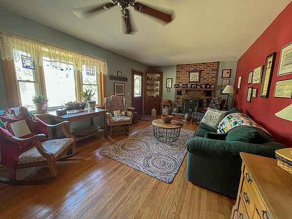 4th image of 119 Roosevelt STREET