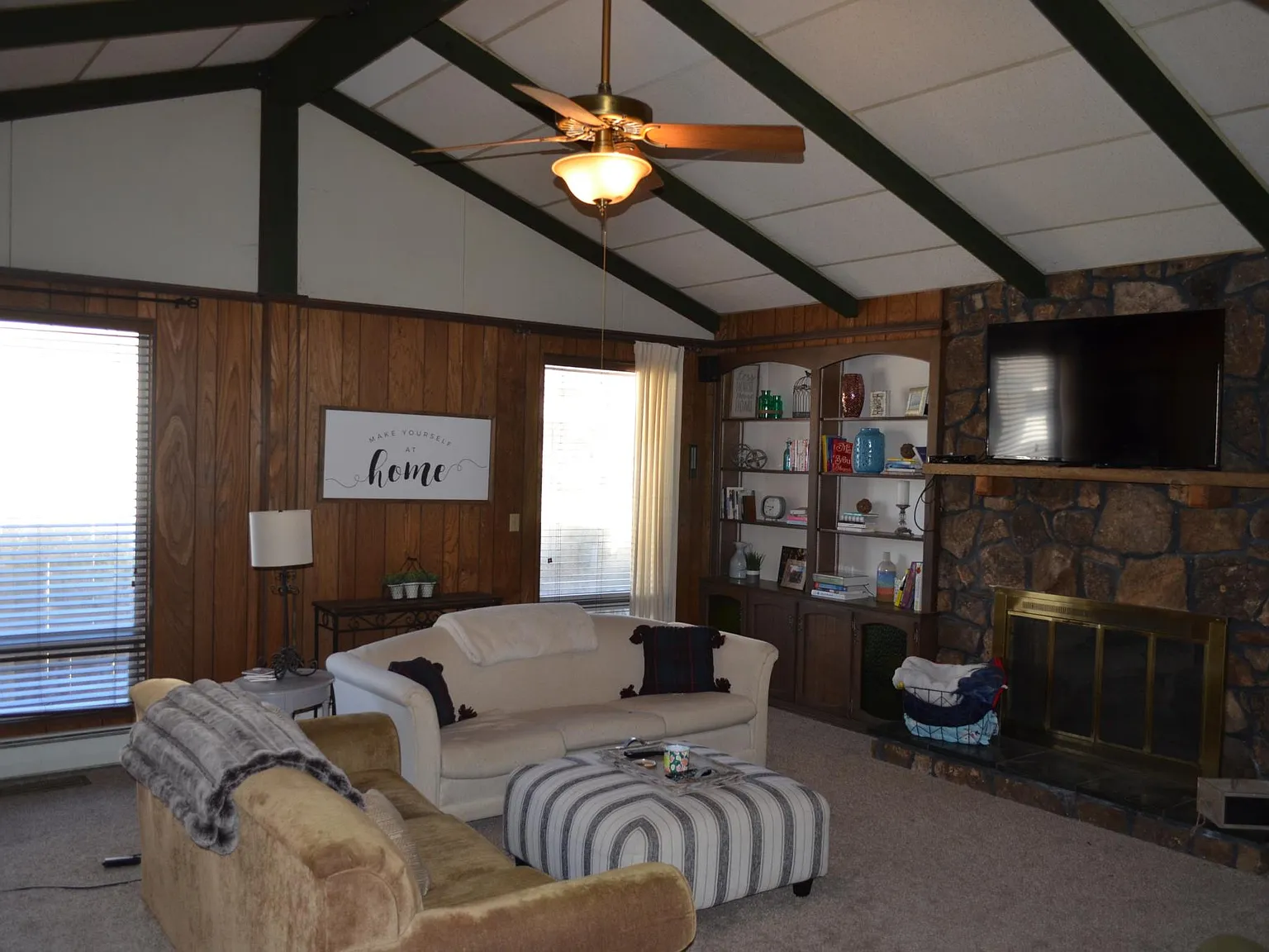 3 bed, 2.5 bath, 2077 sqft, $2,700 — Photo 4