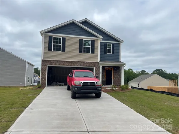 1048 20th Avenue Loop SE, Hickory, NC 28602