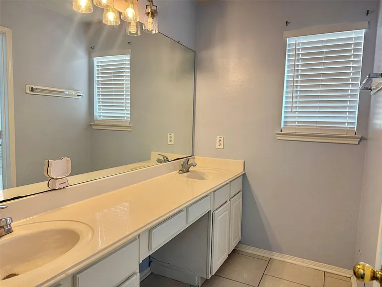 14802 Bellflora Ct — Photo 9