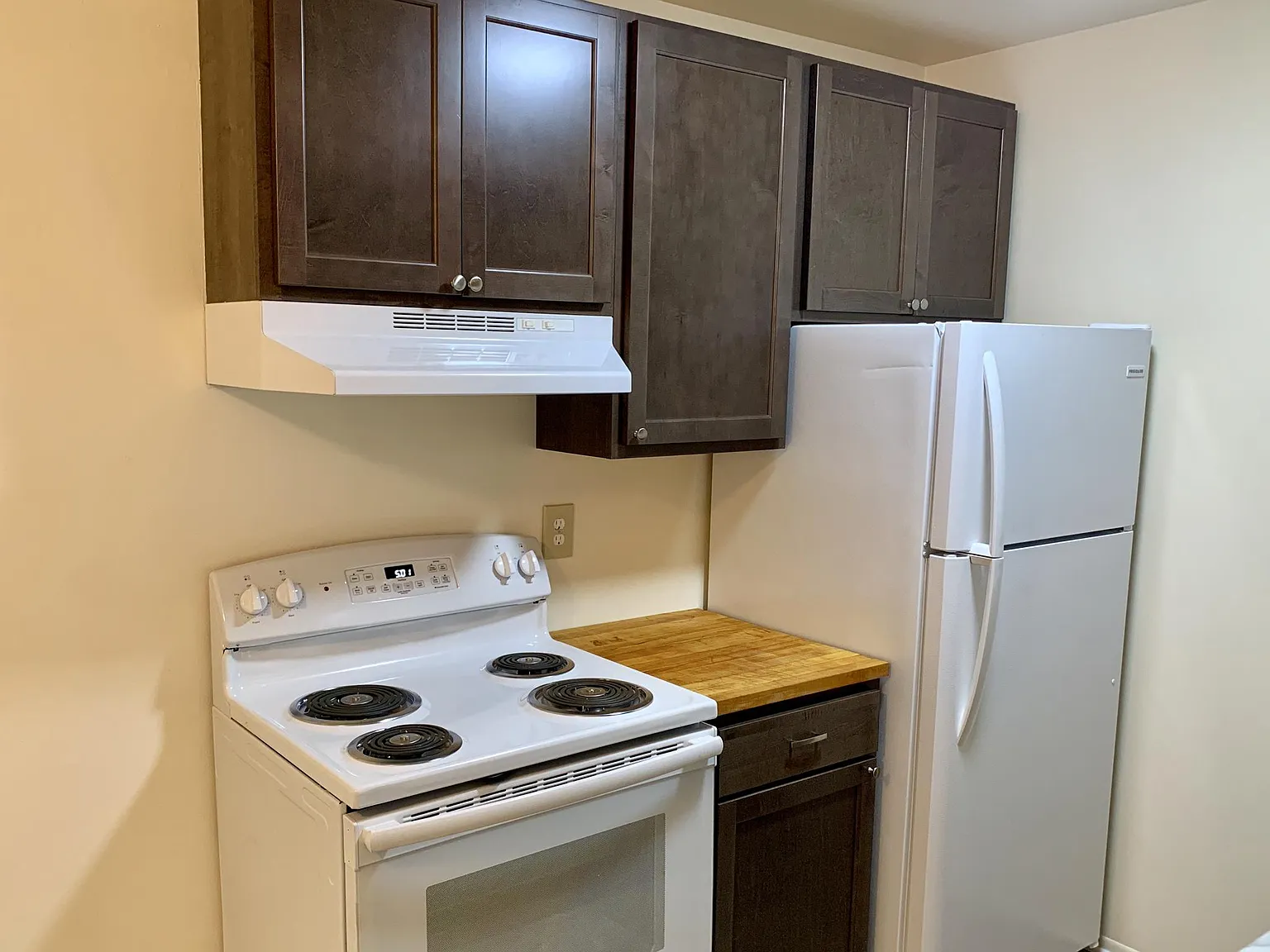 2 bed, 850 sqft, $1,375 — Photo 3