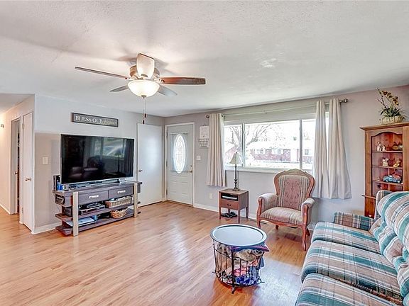 2nd image of 713 Cherry Blossom Dr