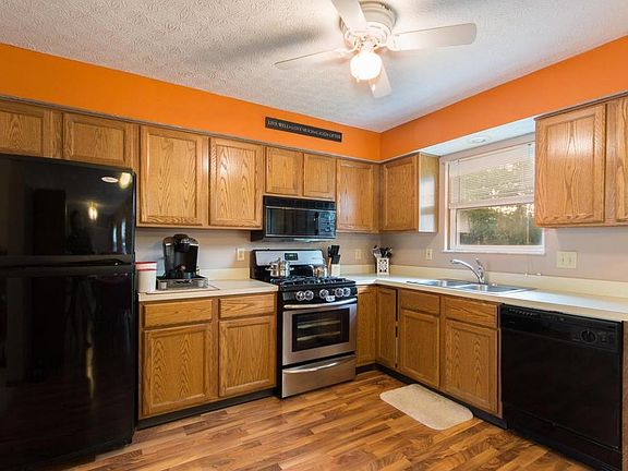 4th image of 2647 Creekwillow Pl