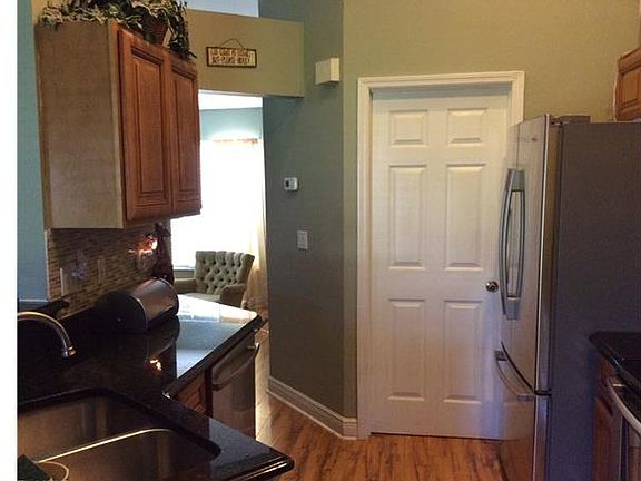 2nd image of 305 SE 15th St