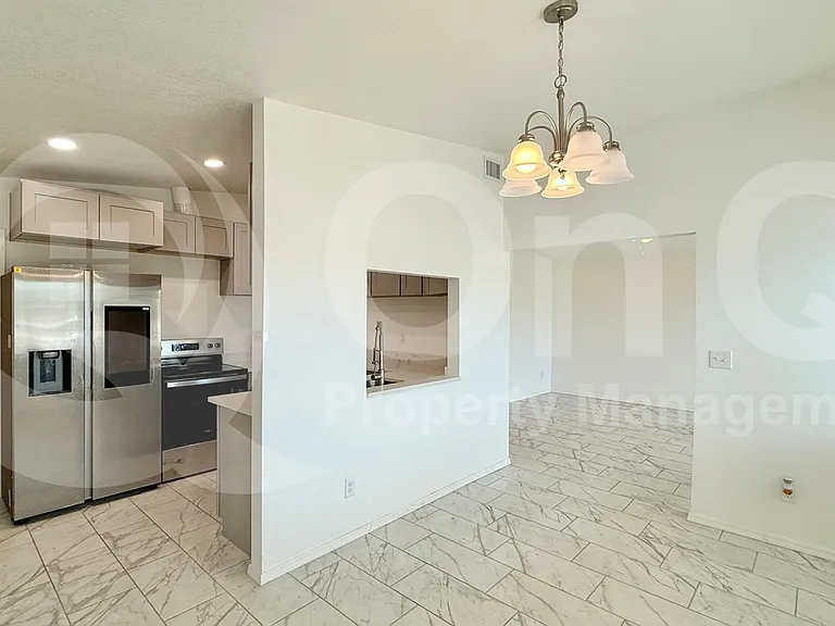 741 E Erie St #1 — Photo 22