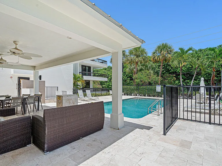 277 N Ocean Blvd #1040 — Photo 30