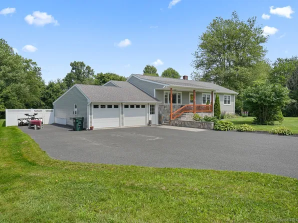 4 Crown View Drive, Newtown, CT 06482