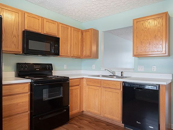 3rd image of 3715 Birmi Dr