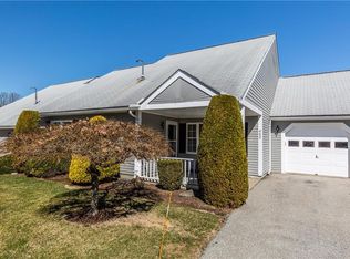 720 Putnam Pike APT 402, Smithfield, RI 02828