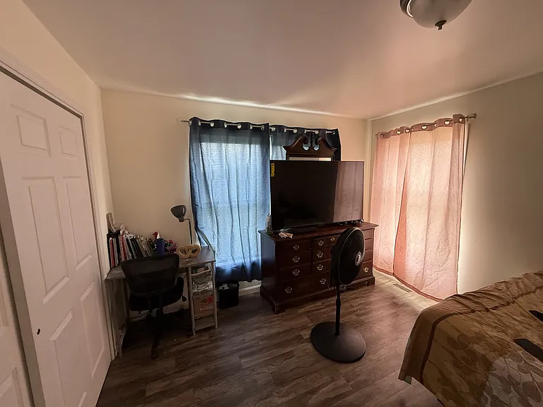 1258 Warren Rd — Photo 9