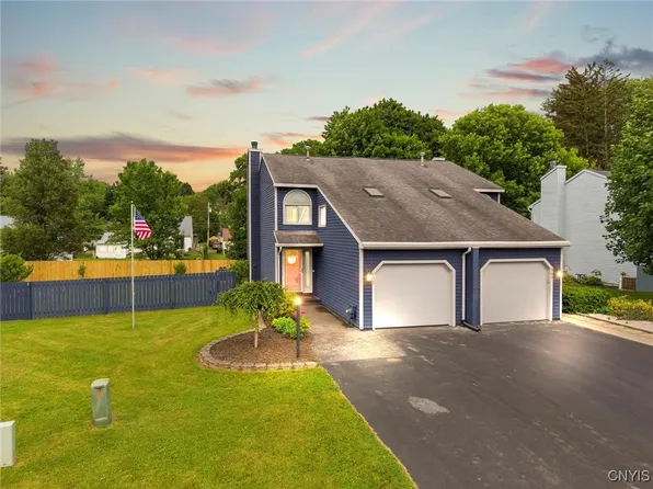 101 Postlamp Cir, North Syracuse, NY 13212