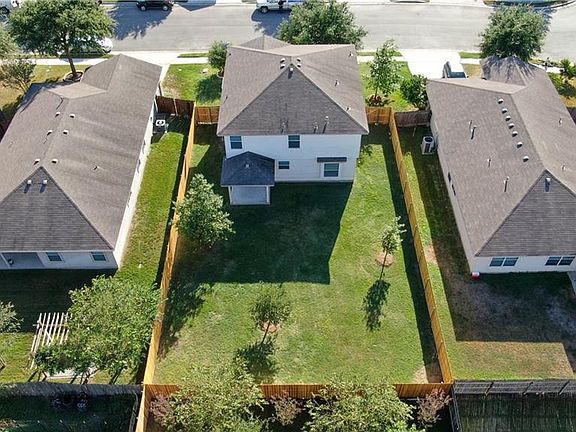 3rd image of 242 Crane Crest Dr