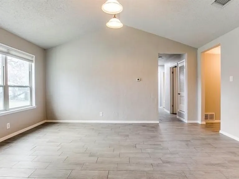 6640 Mona Lisa Ave — Photo 6