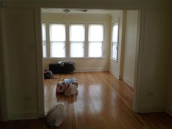 4th image of 7016 S Claremont Ave