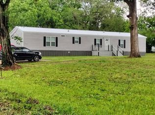 520 W Greenwood St, Garrison, TX 75946