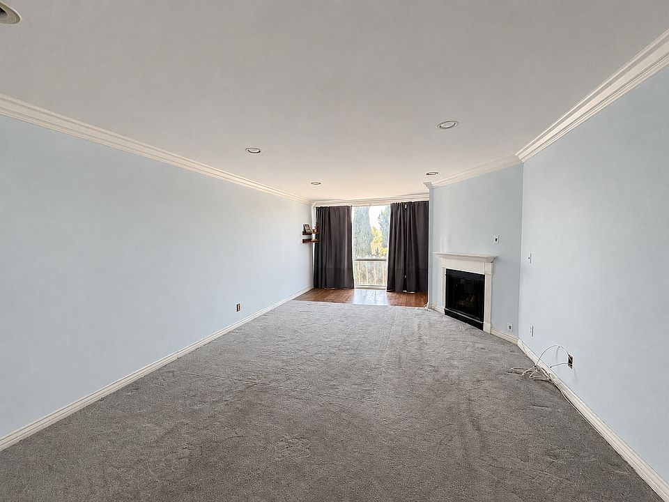 1st image of 12830 Burbank Blvd Unit 218