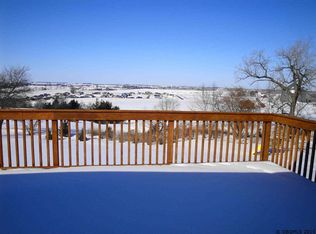 13673 Barrington Ct, Dubuque, IA 52003