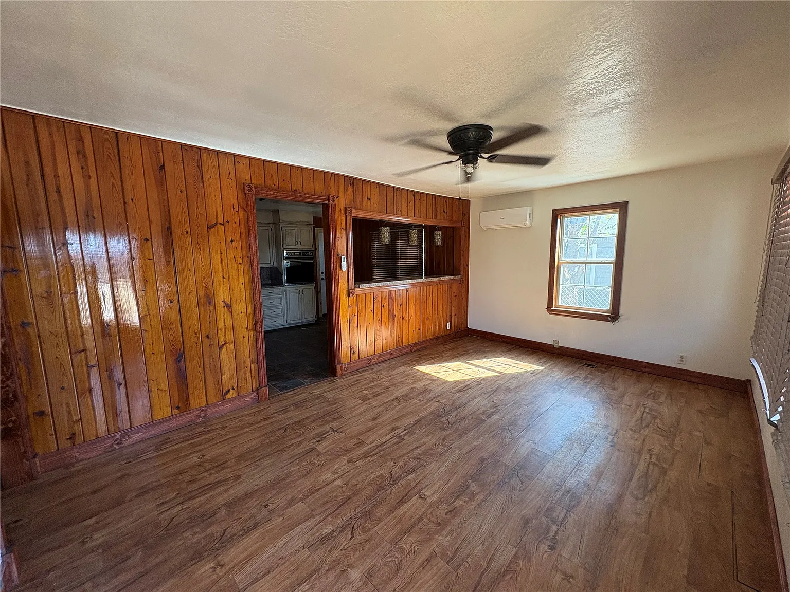2 bed, 1.0 bath, 852 sqft, $950 — Photo 3