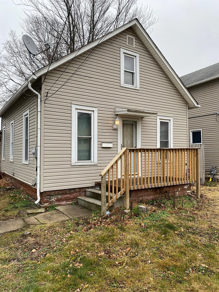 1857 Lexington Ave photo 1