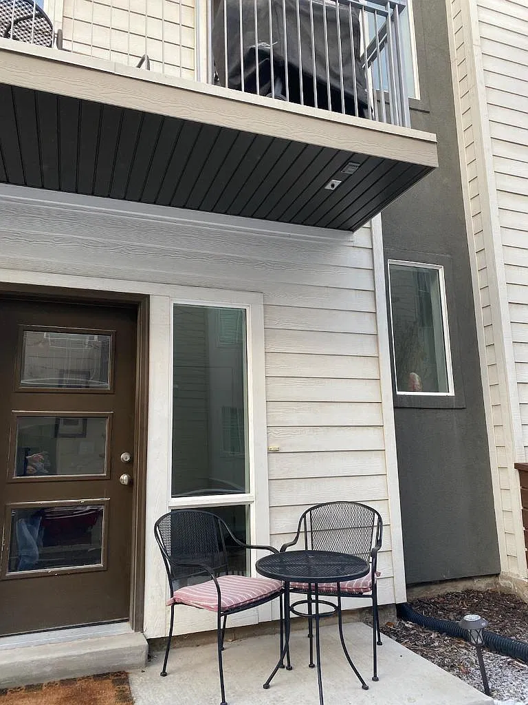 3 bed, 1760 sqft, $2,095 — Photo 1