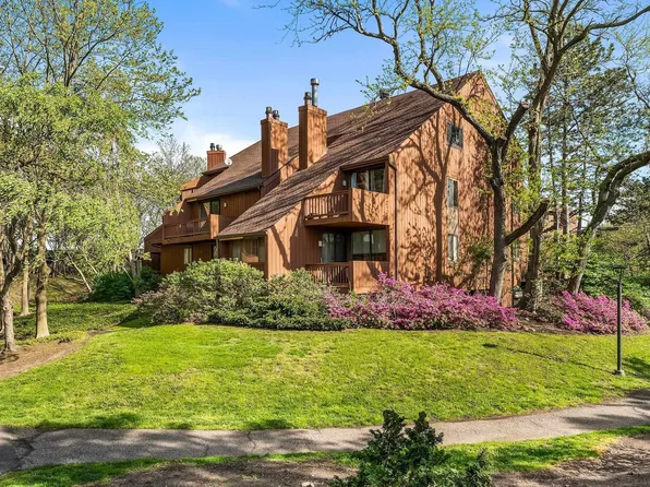 624 Sanderling Court image 1 of 39