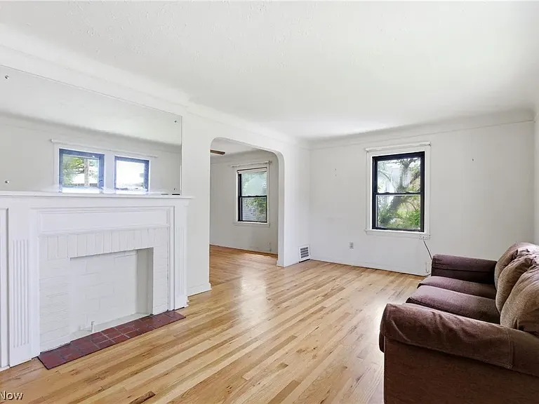 2261 Warren Rd #UP — Photo 2