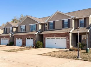 1604 S Division St APT B3, Mahomet, IL