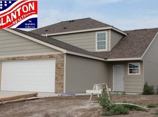 4633 Sunflower Slope Dr, Manhattan, KS 66502