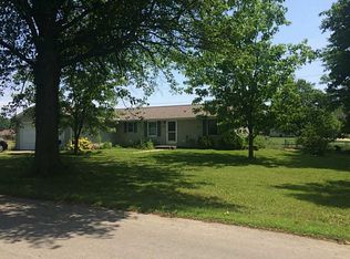 166 Pershing Dr, Saint Marys, OH 45885