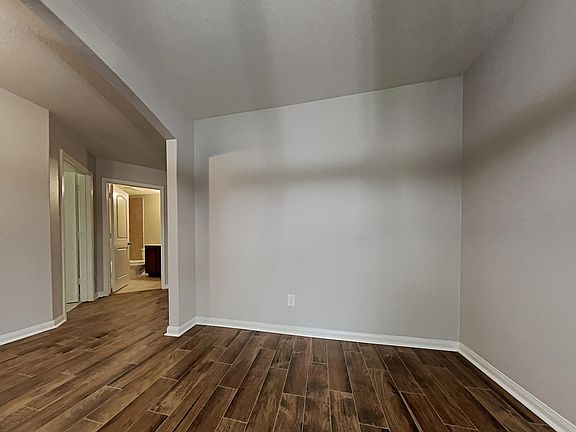 4th image of 11601 Greenshire Dr
