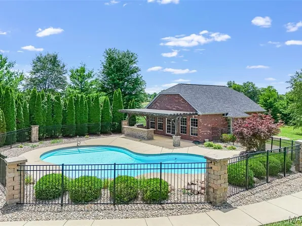 4205 Cassatt Ct, Belleville, IL 62226