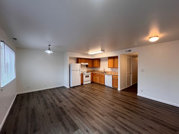 3rd image of 530 Village Dr