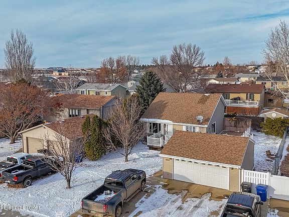 2nd image of 850 24th St W