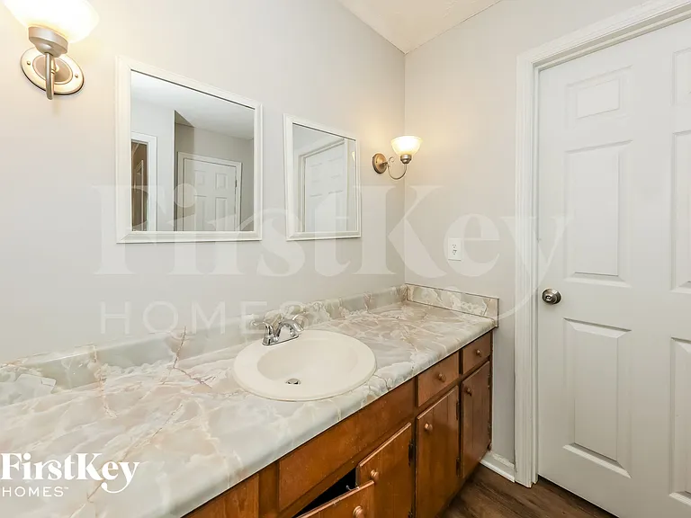 2902 Moorings Pkwy — Photo 13
