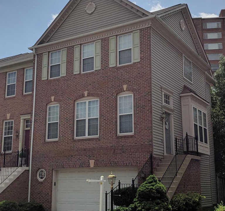 1st image of 4624 Latrobe Pl