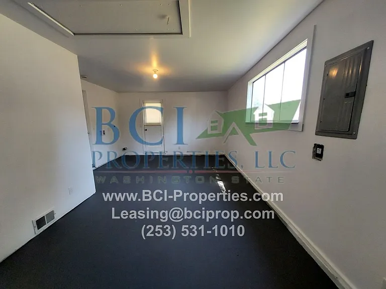 8811 Forest Ave SW — Photo 2