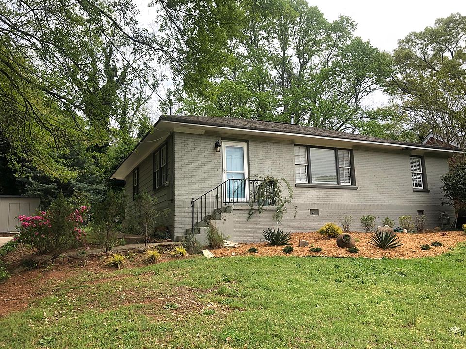 Quiet street close to East Lake Golf Course