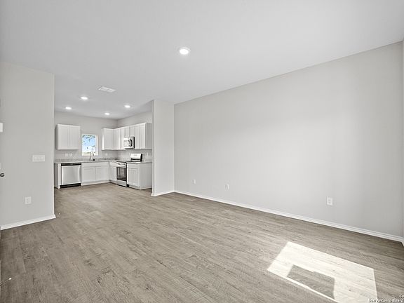 2nd image of 3503 Strawberry Grove