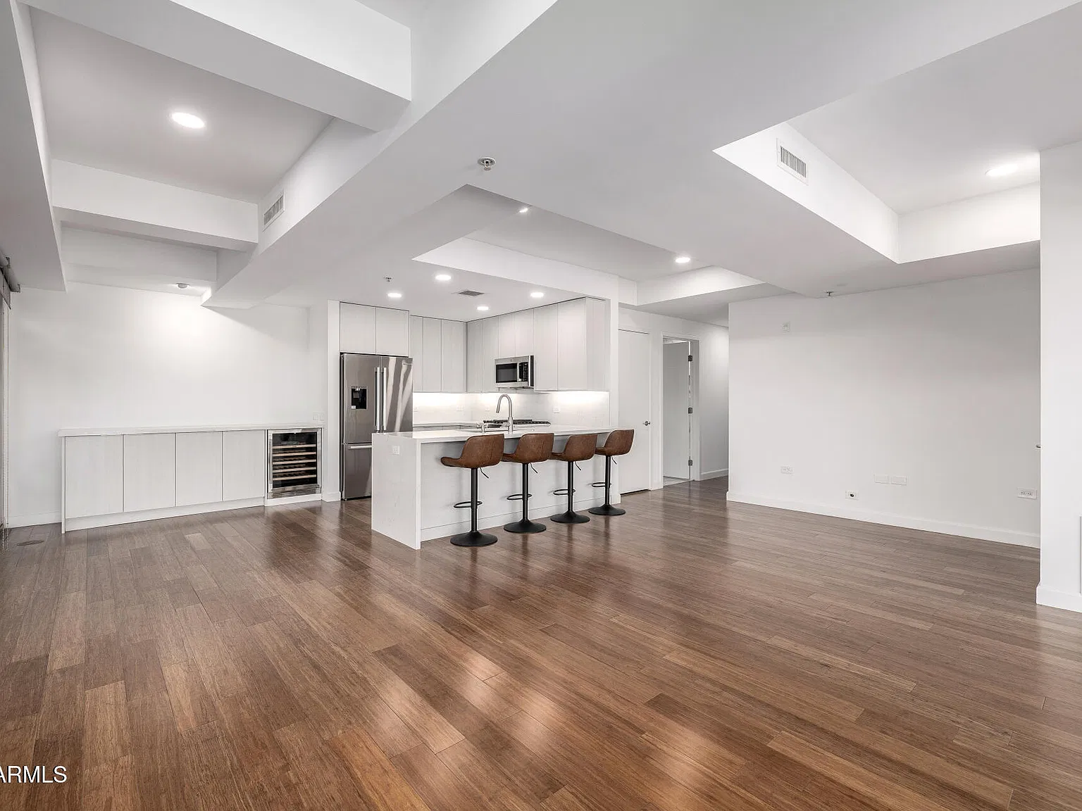 2 bed, 2.0 bath, 1549 sqft, $5,000 — Photo 4