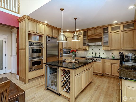 4th image of 1829 SE 8th Place