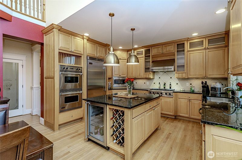 4th image of 1829 SE 8th Place