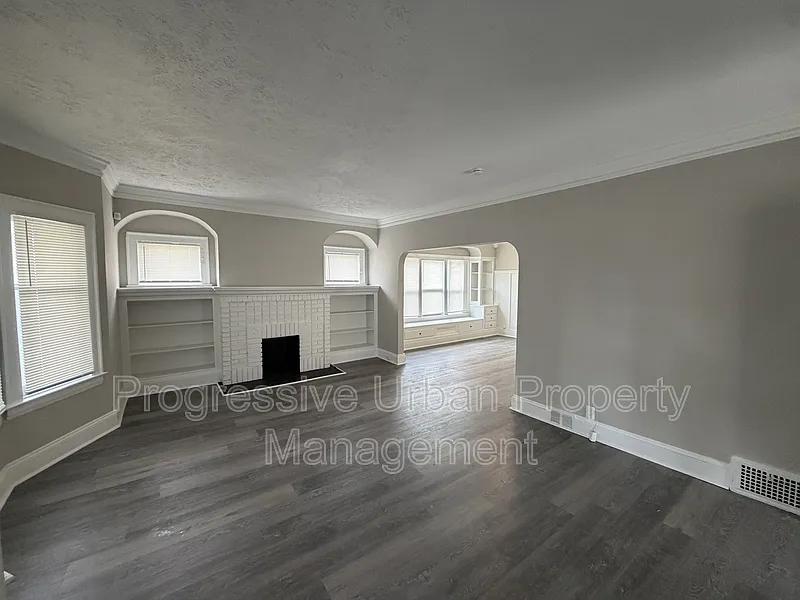 2 bed, 1.0 bath, 1146 sqft, $1,050 — Photo 3