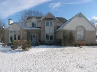 10403 Otter Dr, South Lyon, MI