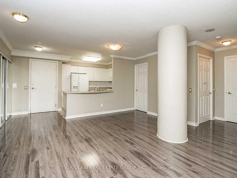 35 Kingsbridge Garden Cir #312 — Photo 14