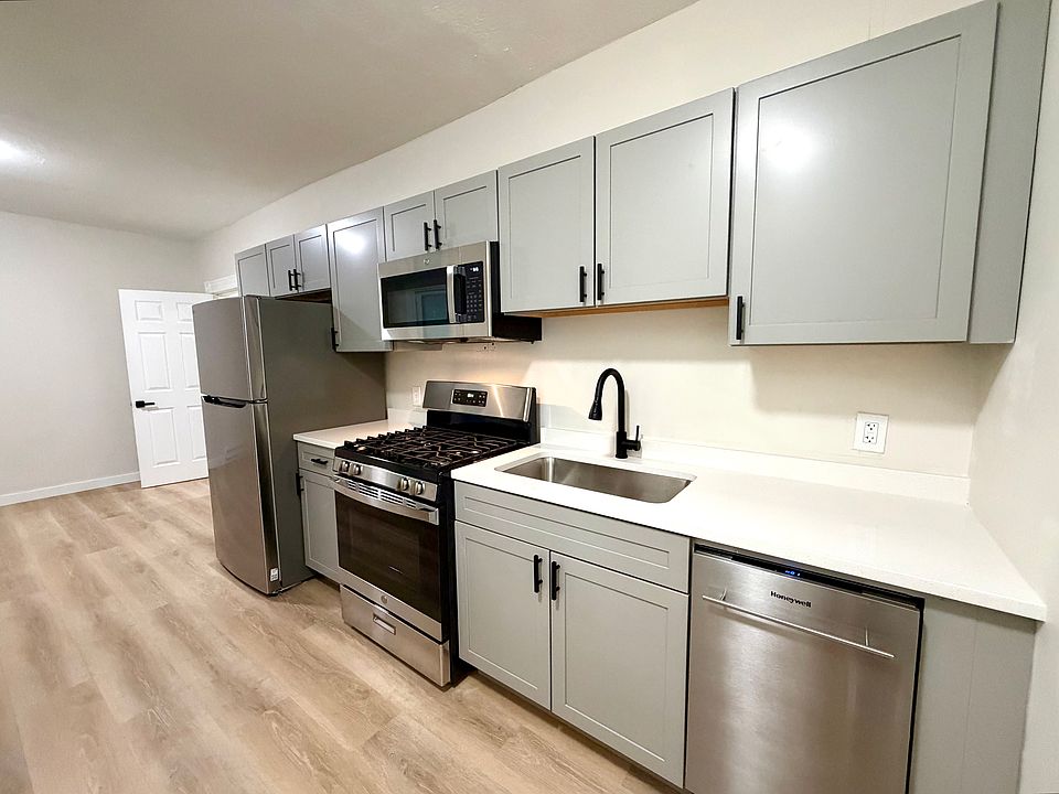 1st image of 501 Averill Ave APT 1